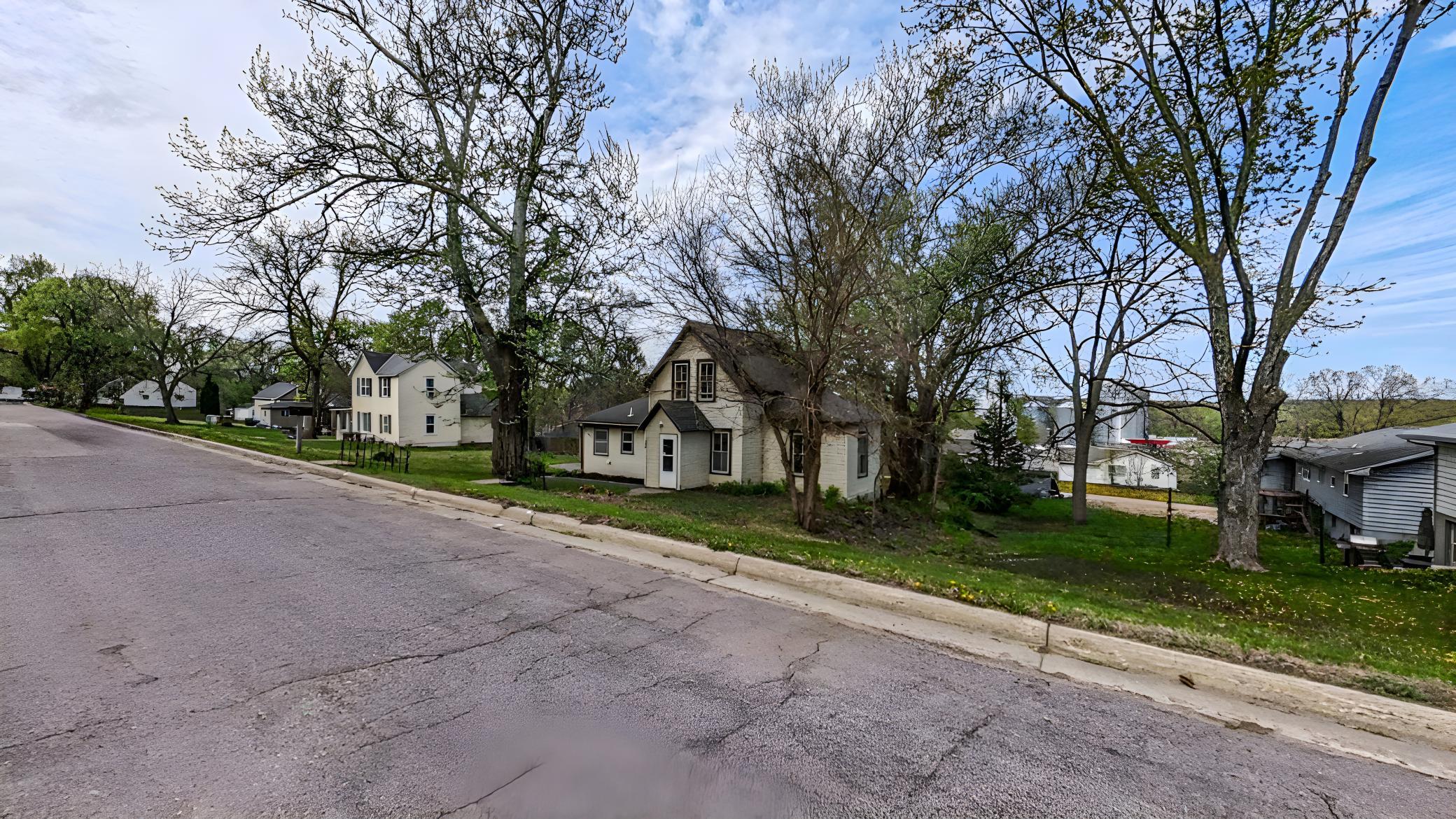 320 N 3rd St, Le Sueur, MN 56058