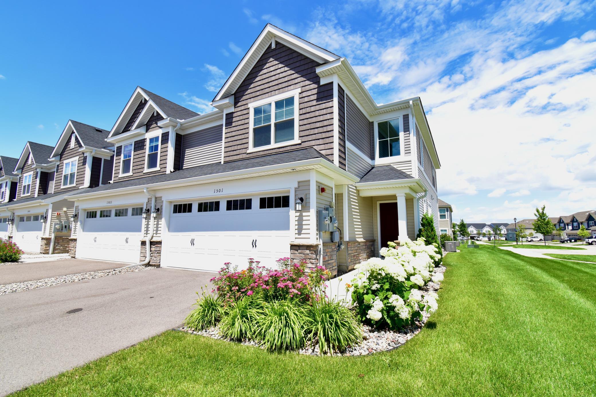1501 Dogwood Ln, Carver, MN 55315