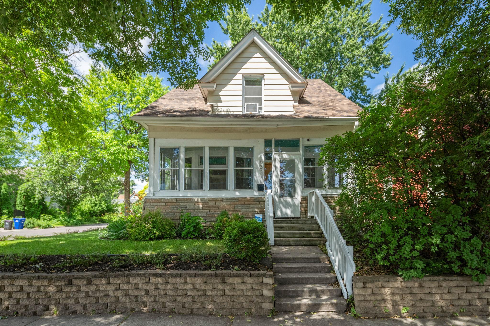 633 Kent St, Saint Paul, MN 55103