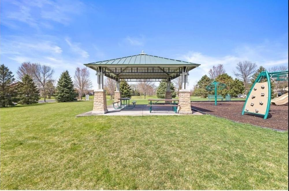 17156 Monroe St NW, Elk River, MN 55330