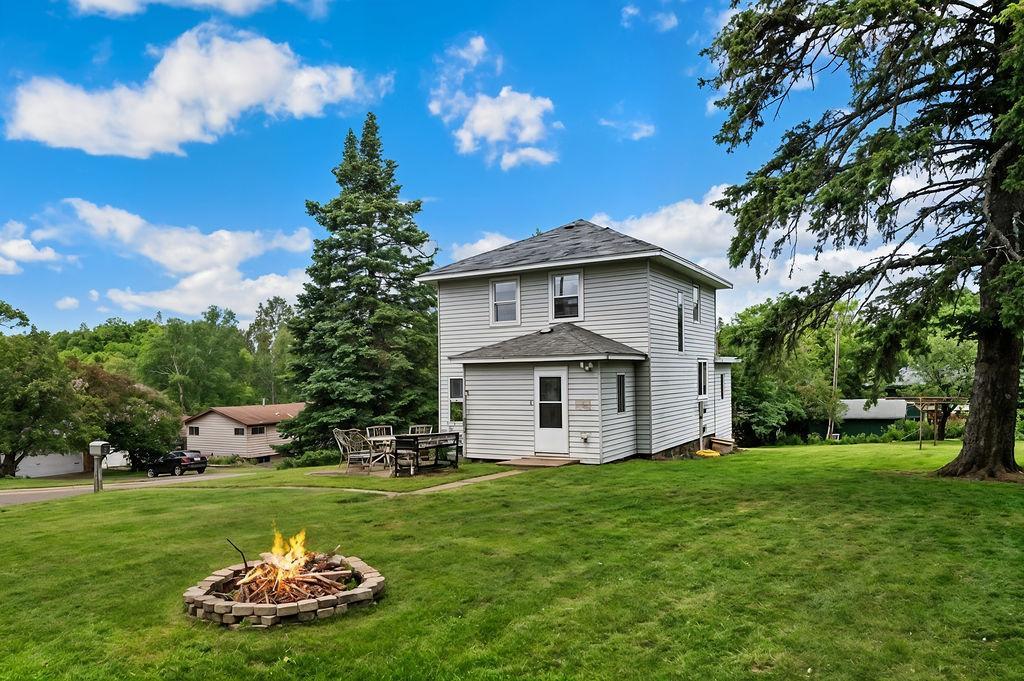 2330 Silcox Ave, Duluth, MN 55803