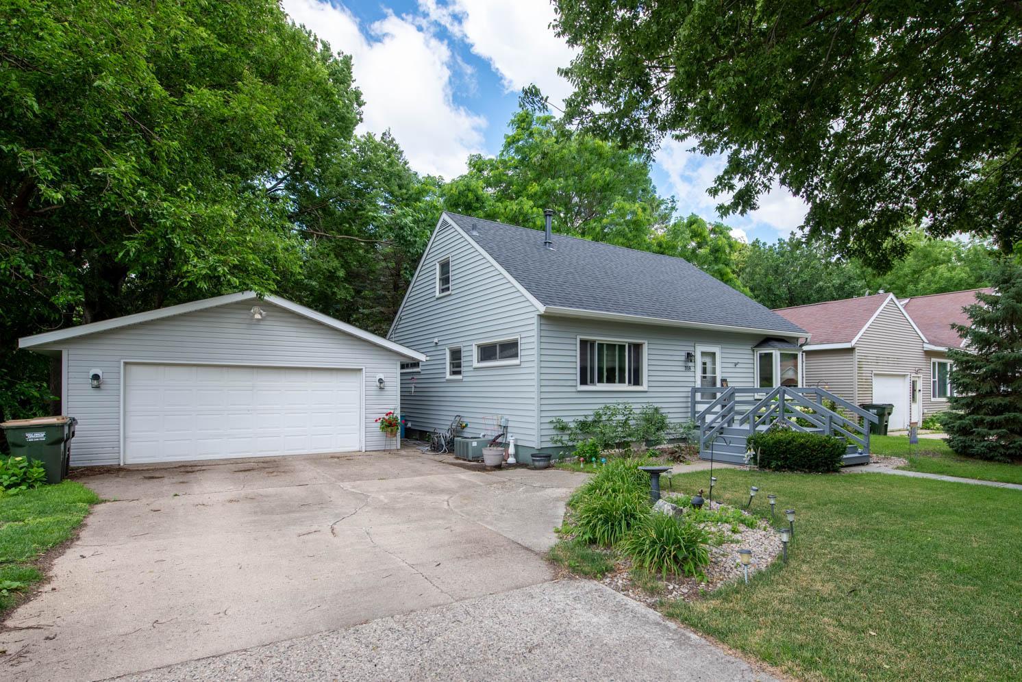 318 W Livermore St, Saint Peter, MN 56082