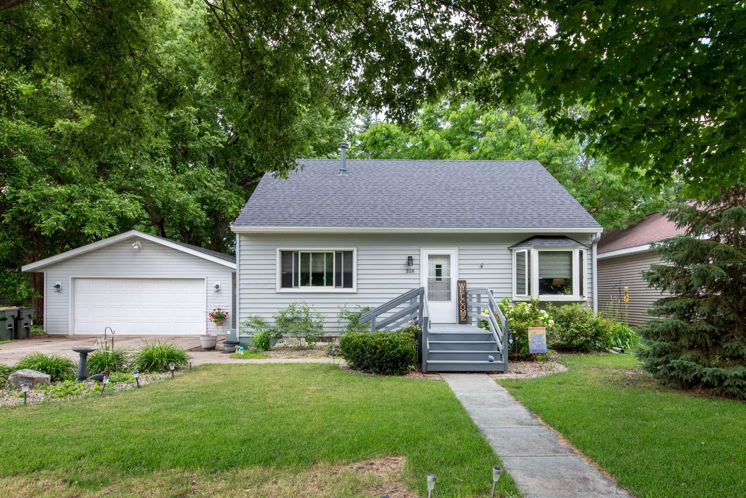 318 W Livermore St, Saint Peter, MN 56082