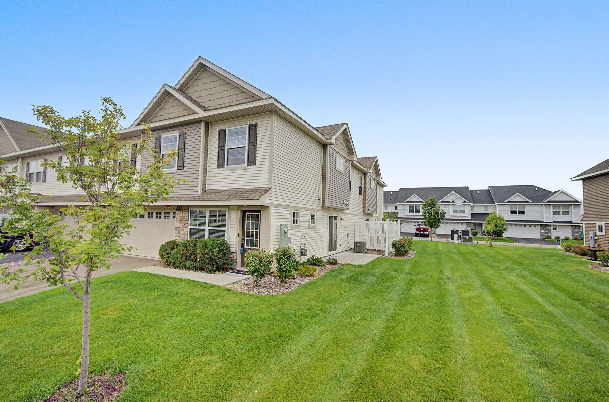 7225 Elmo Ct, Hugo, MN 55038