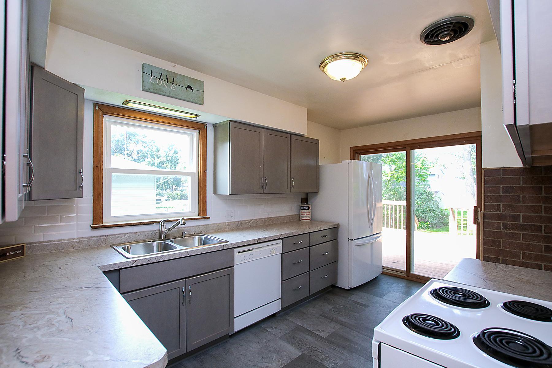 230 Main St, Green Isle, MN 55338