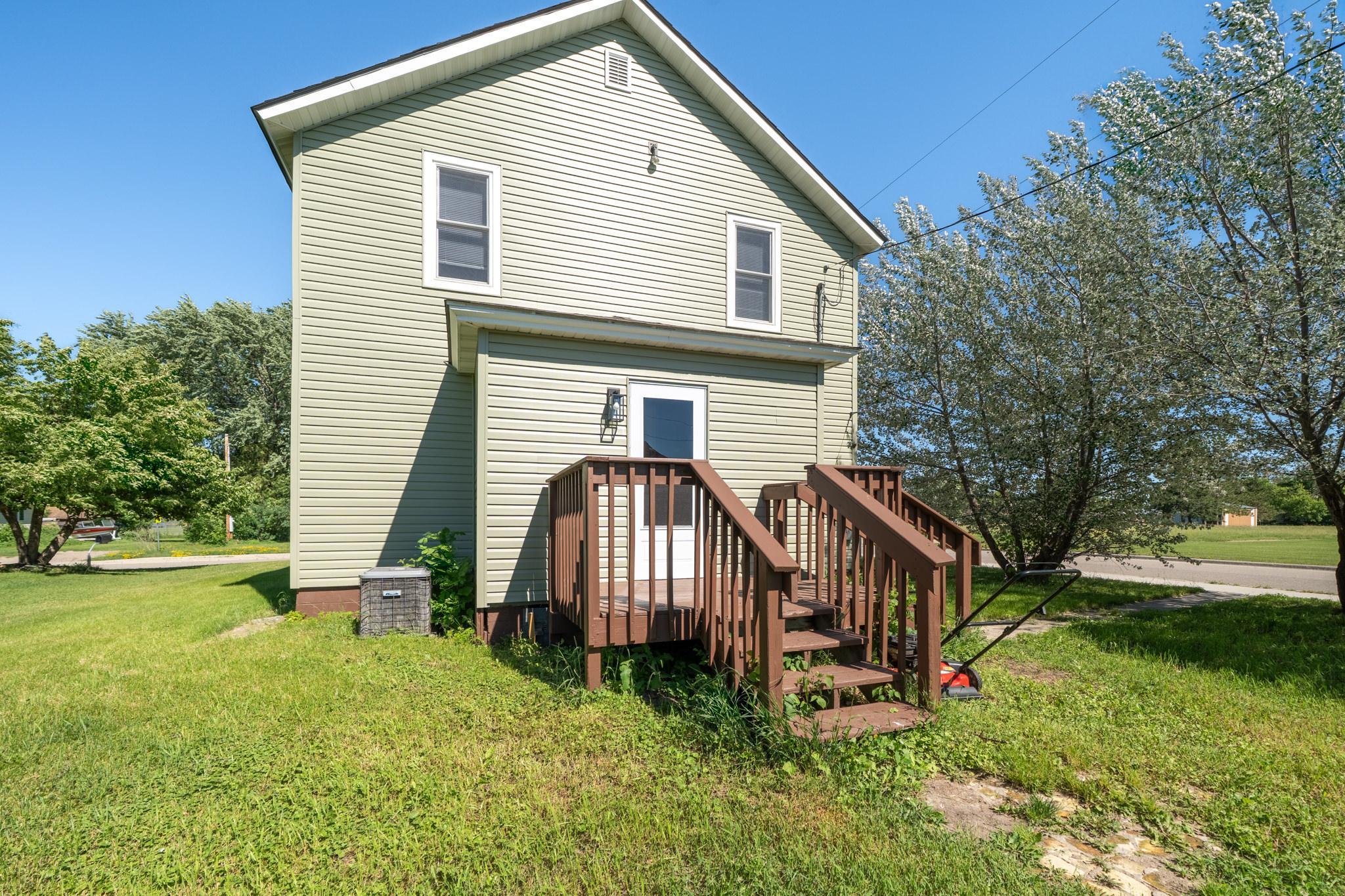 541 5th St SE, Deer River, MN 56636