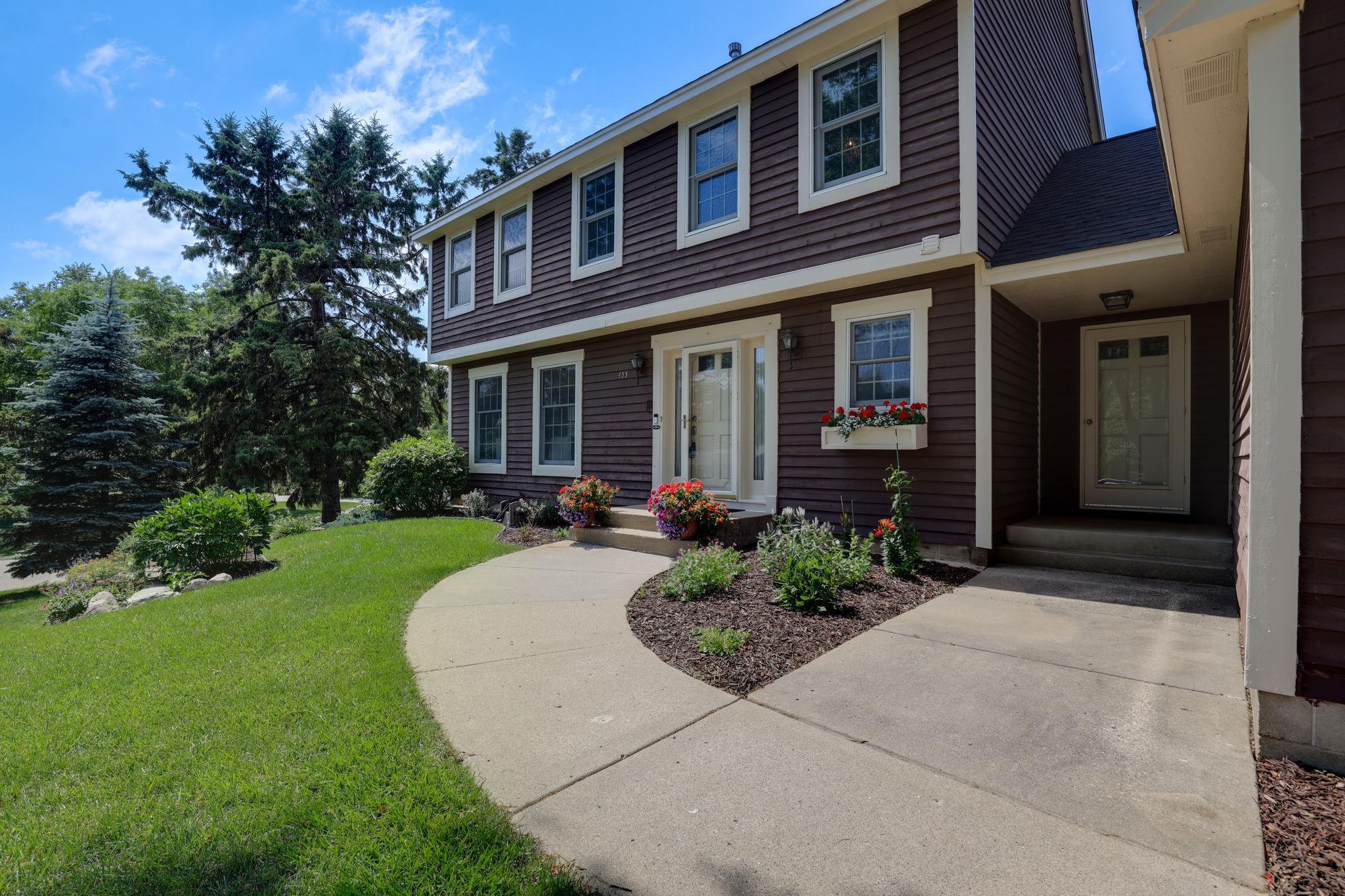 455 High Point Curve S, Maplewood, MN 55119