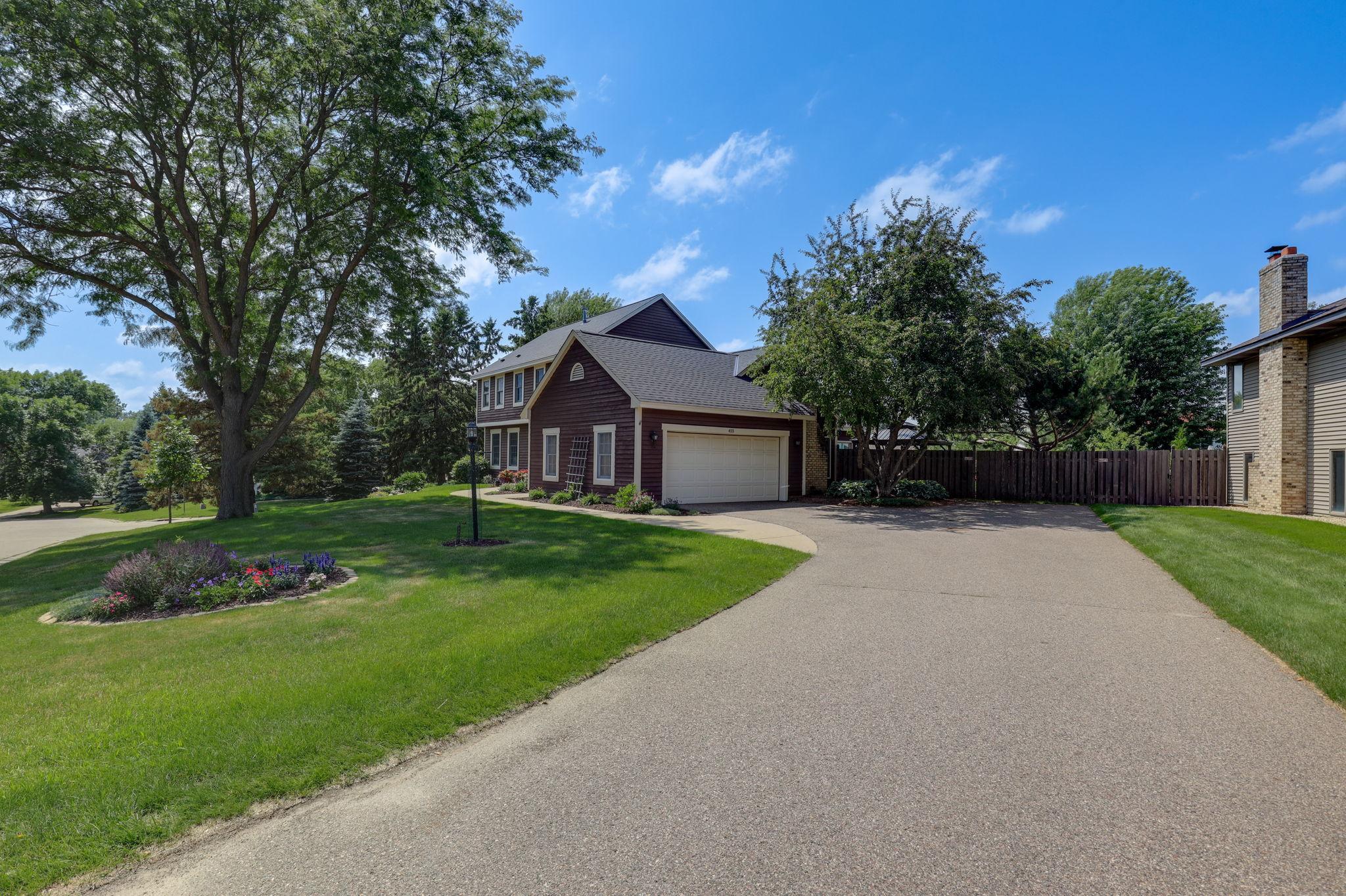 455 High Point Curve S, Maplewood, MN 55119