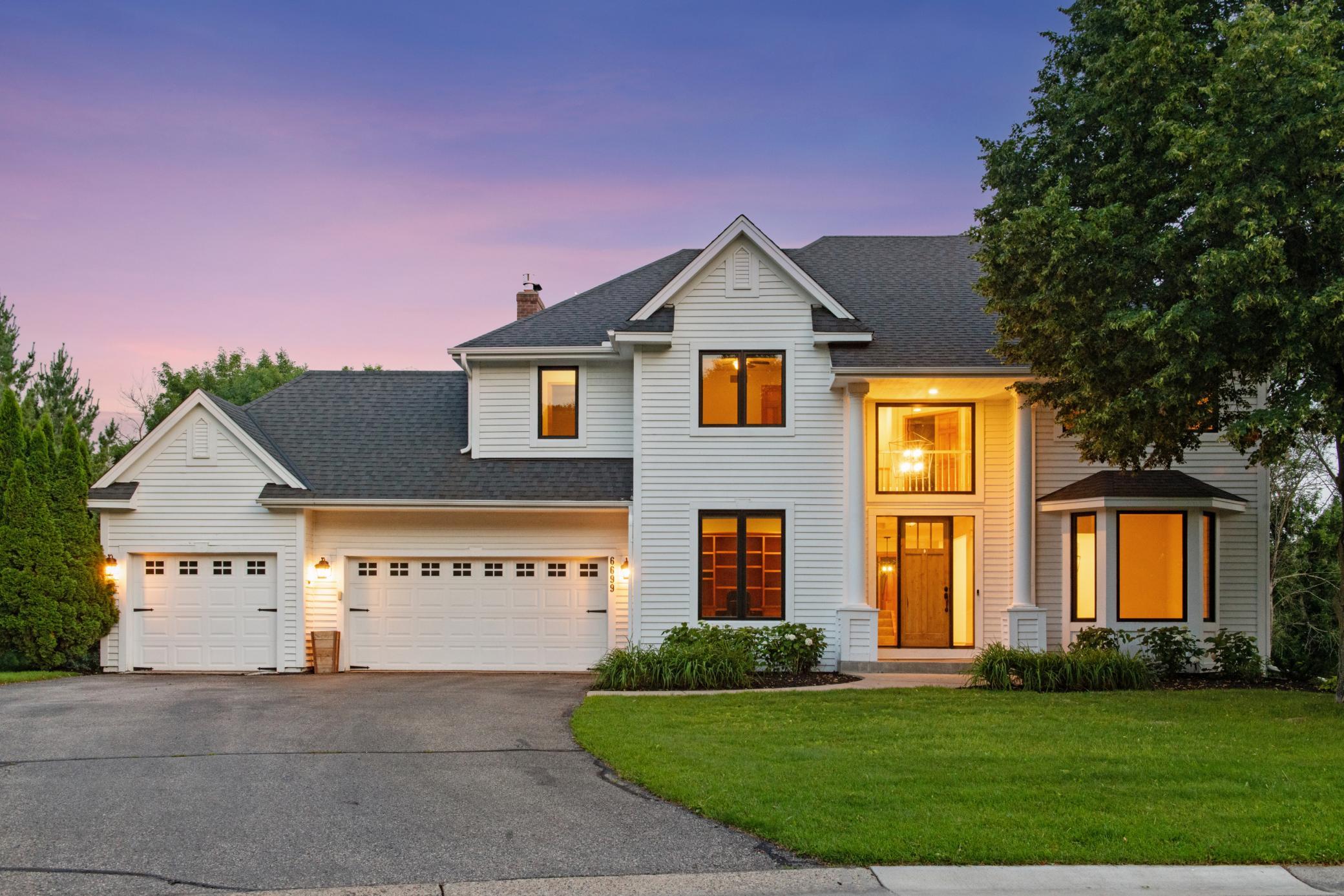 6699 Mulberry Cir E, Chanhassen, MN 55317