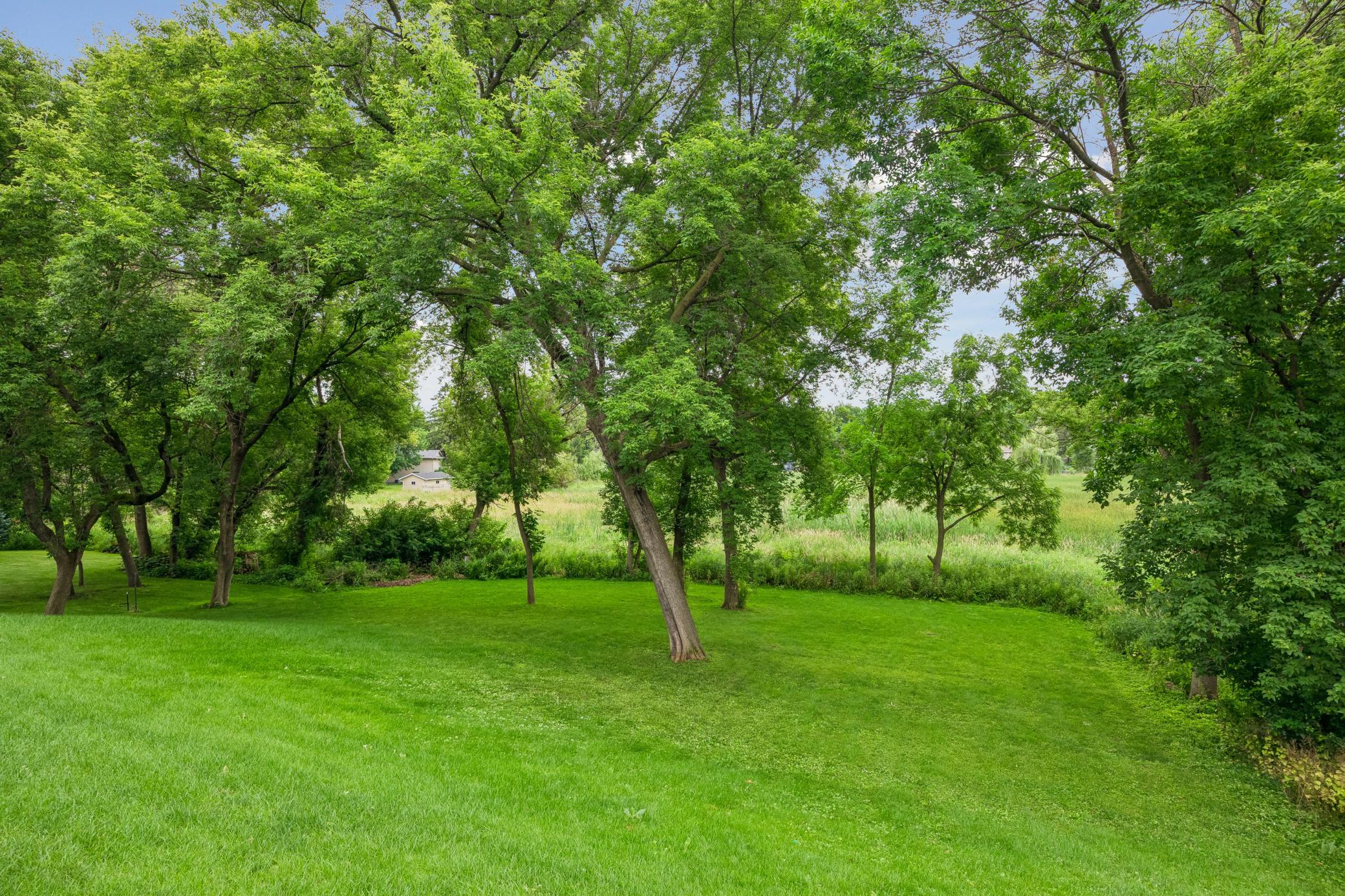 6699 Mulberry Cir E, Chanhassen, MN 55317