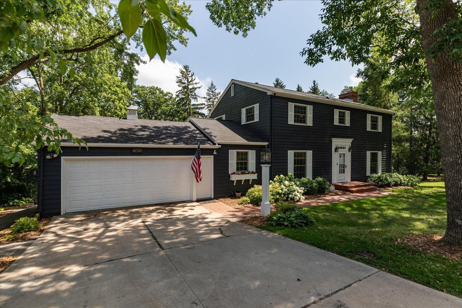 1424 Woodland Dr SW, Rochester, MN 55902