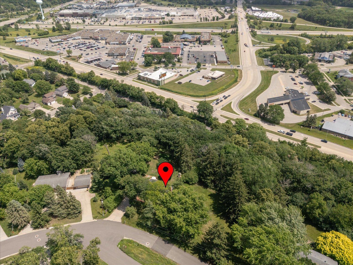 1424 Woodland Dr SW, Rochester, MN 55902