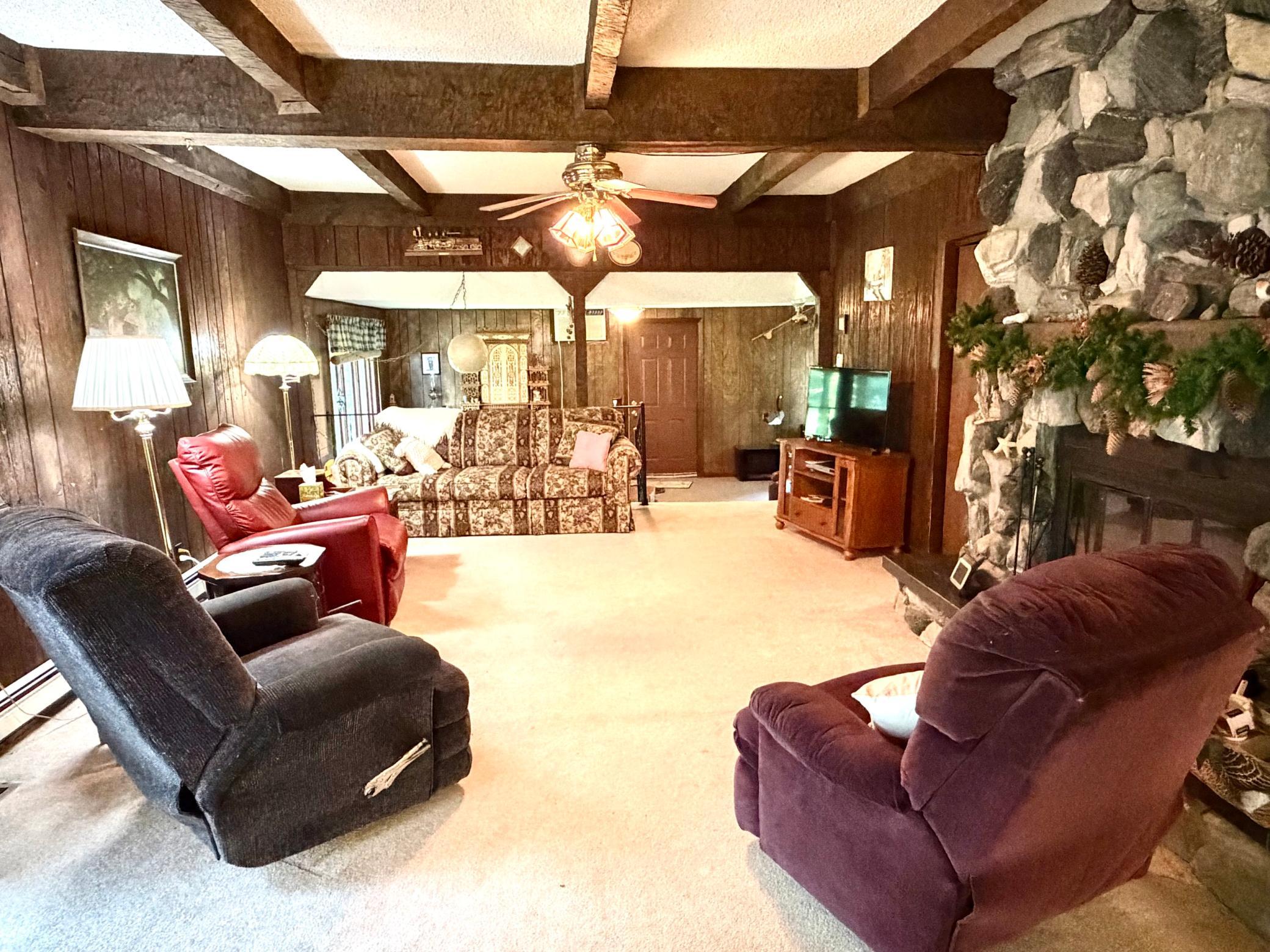 41706 200th St, Roseau, MN 56751