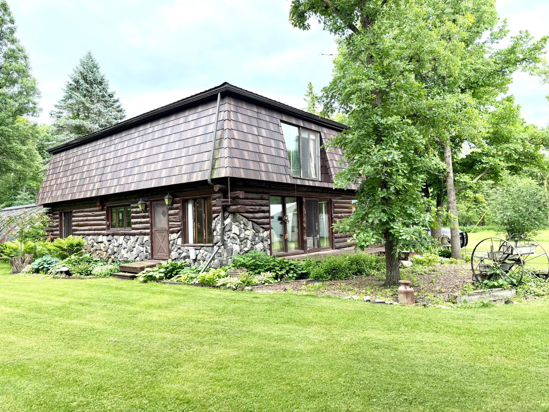 41706 200th St, Roseau, MN 56751