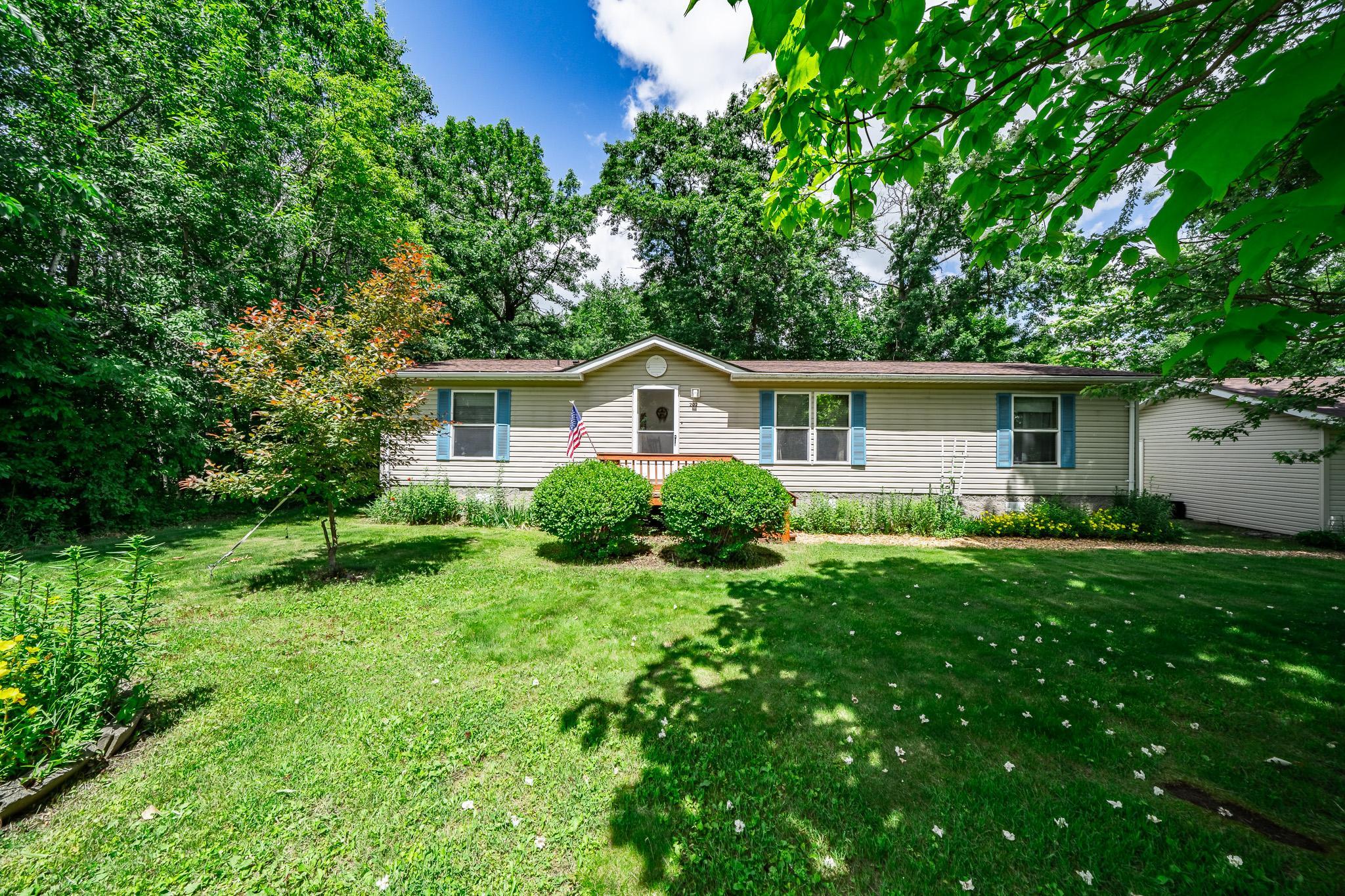 202 Riverwood Ct, Randall, MN 56475