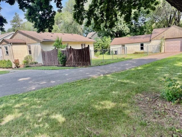 605 Tanglewood Dr, Shoreview, MN 55126