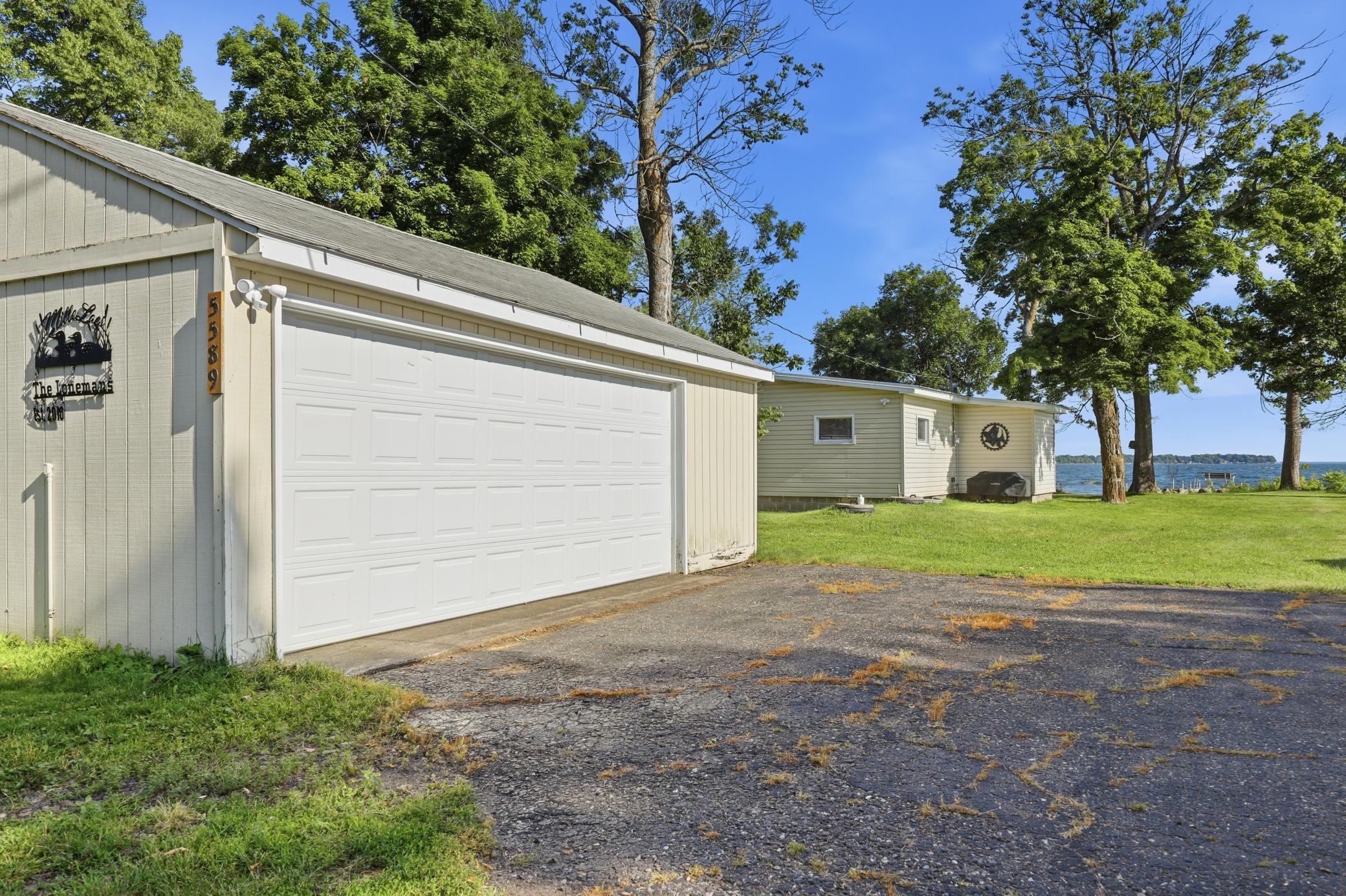 5589 Wildwood Ave, Isle, MN 56342