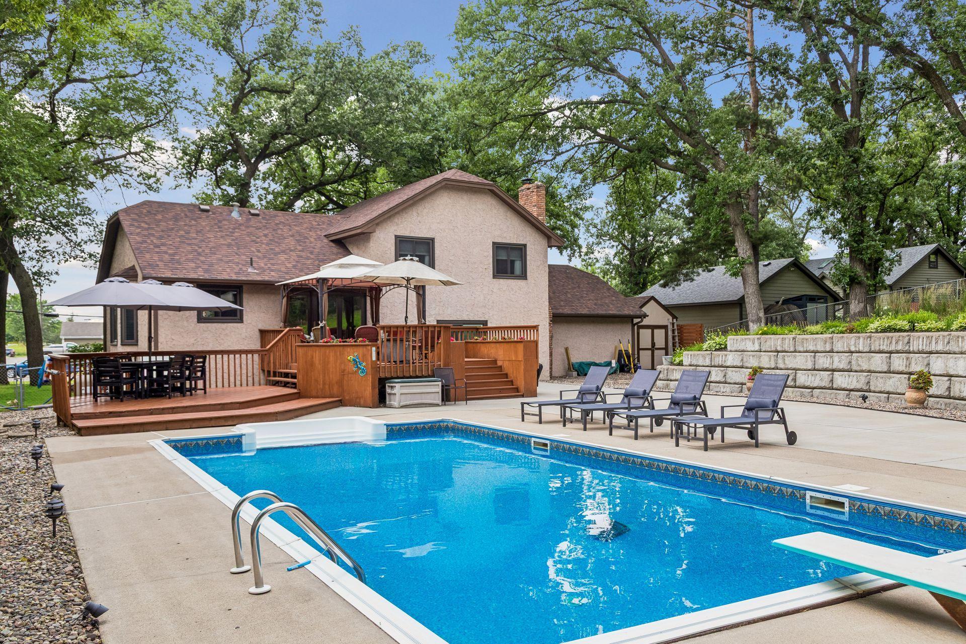 2480 Ariel St N, North Saint Paul, MN 55109