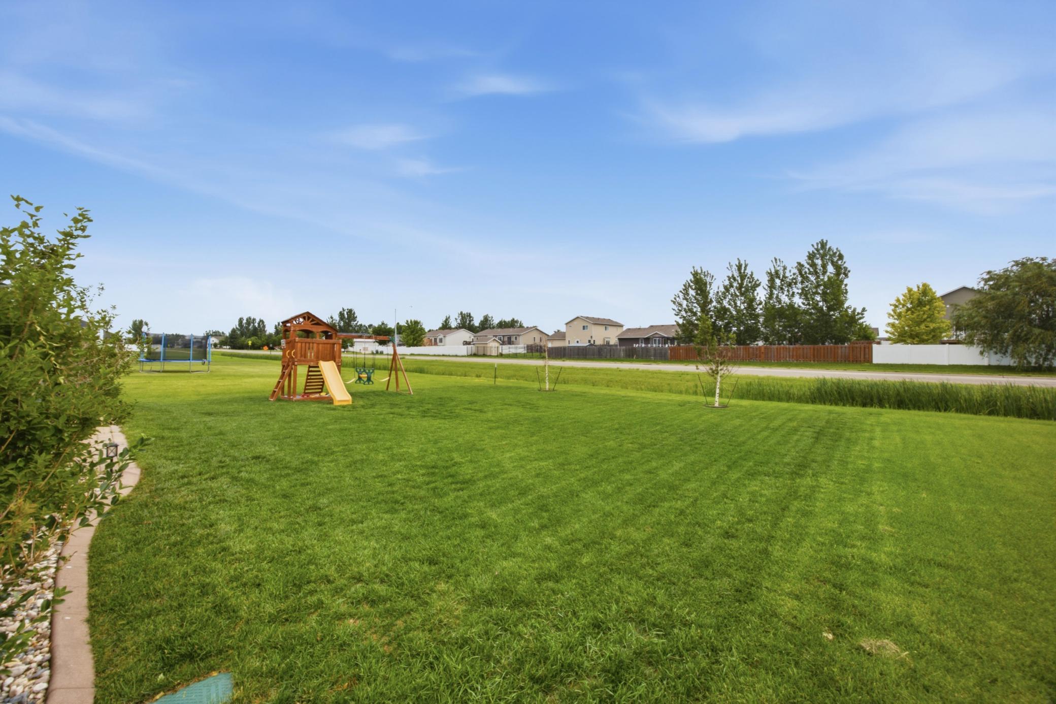 4558 13th St S, Moorhead, MN 56560