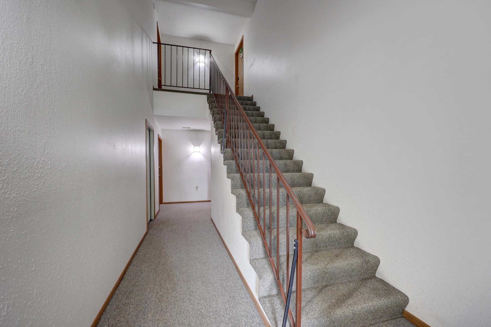 6260 Magda Dr #A, Maple Grove, MN 55369