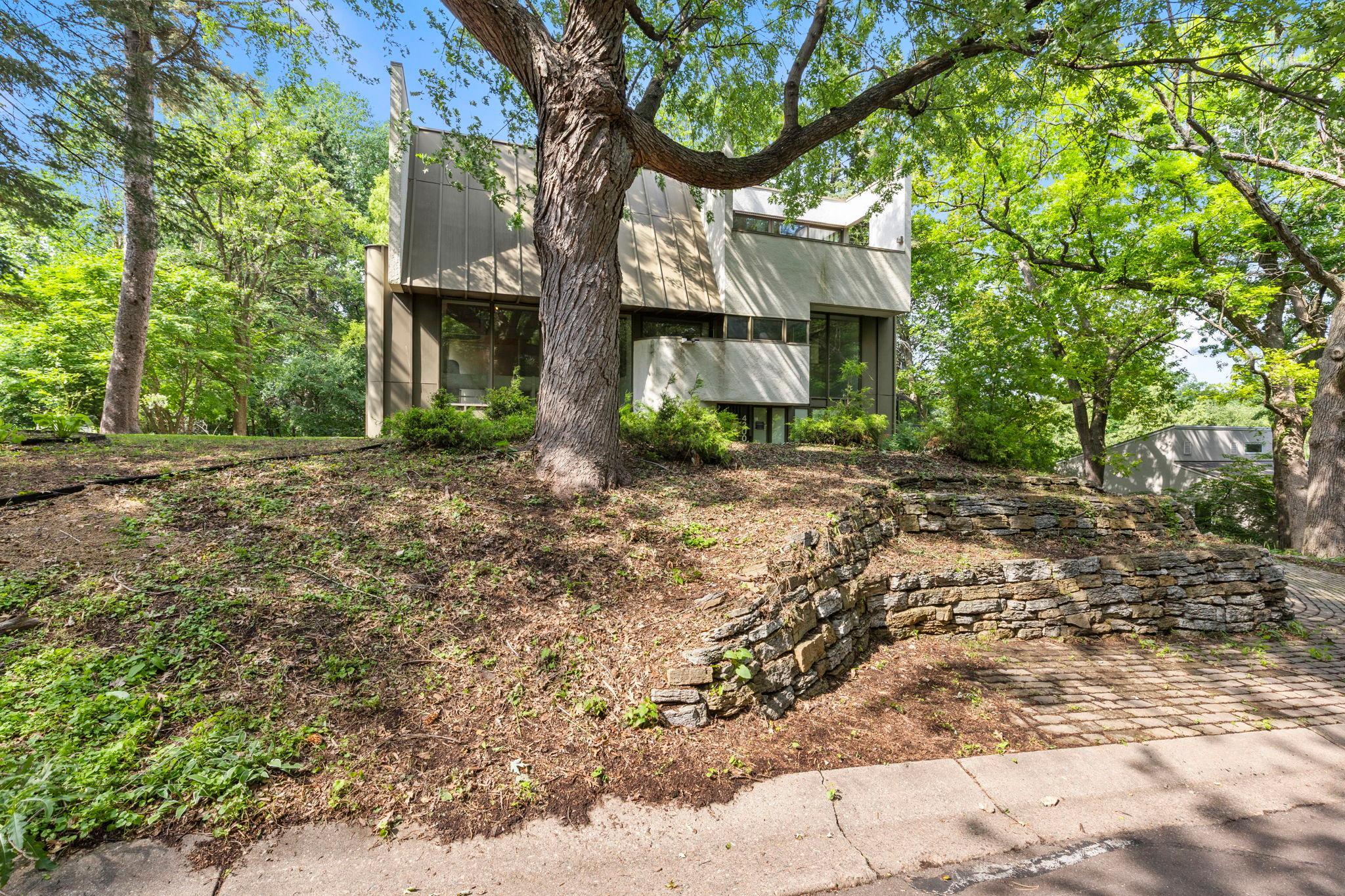 4200 Poplar Dr, Golden Valley, MN 55422