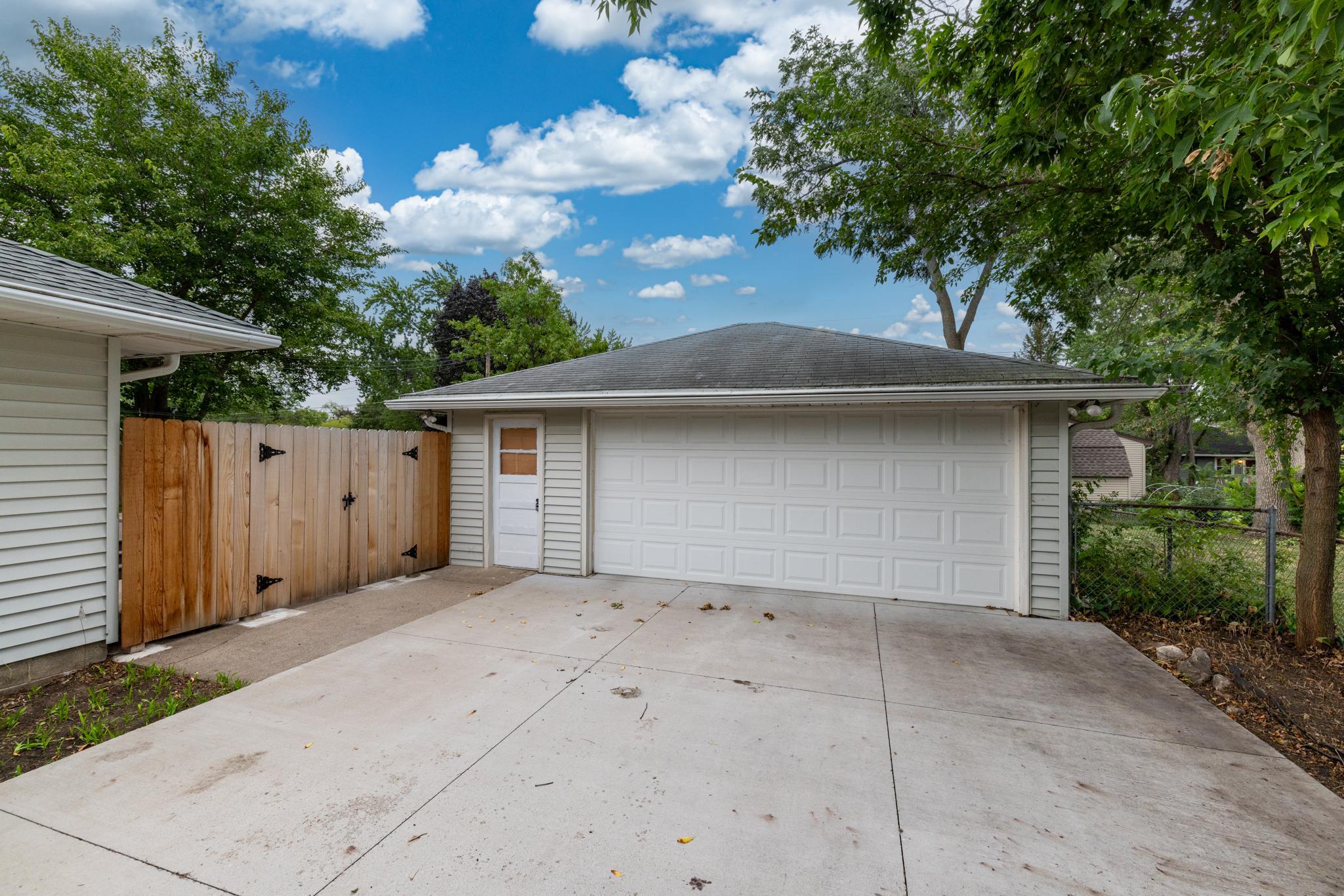 8739 Hadley Ave S, Cottage Grove, MN 55016