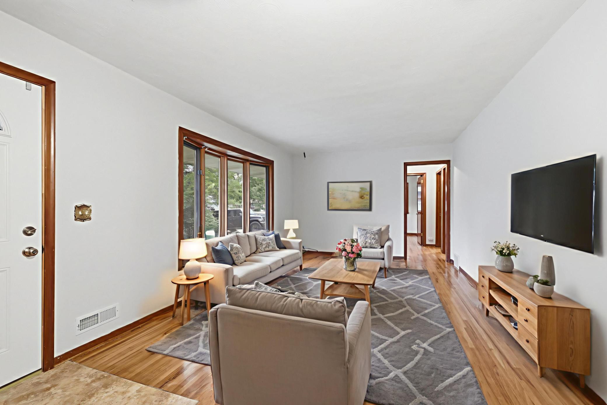 8739 Hadley Ave S, Cottage Grove, MN 55016