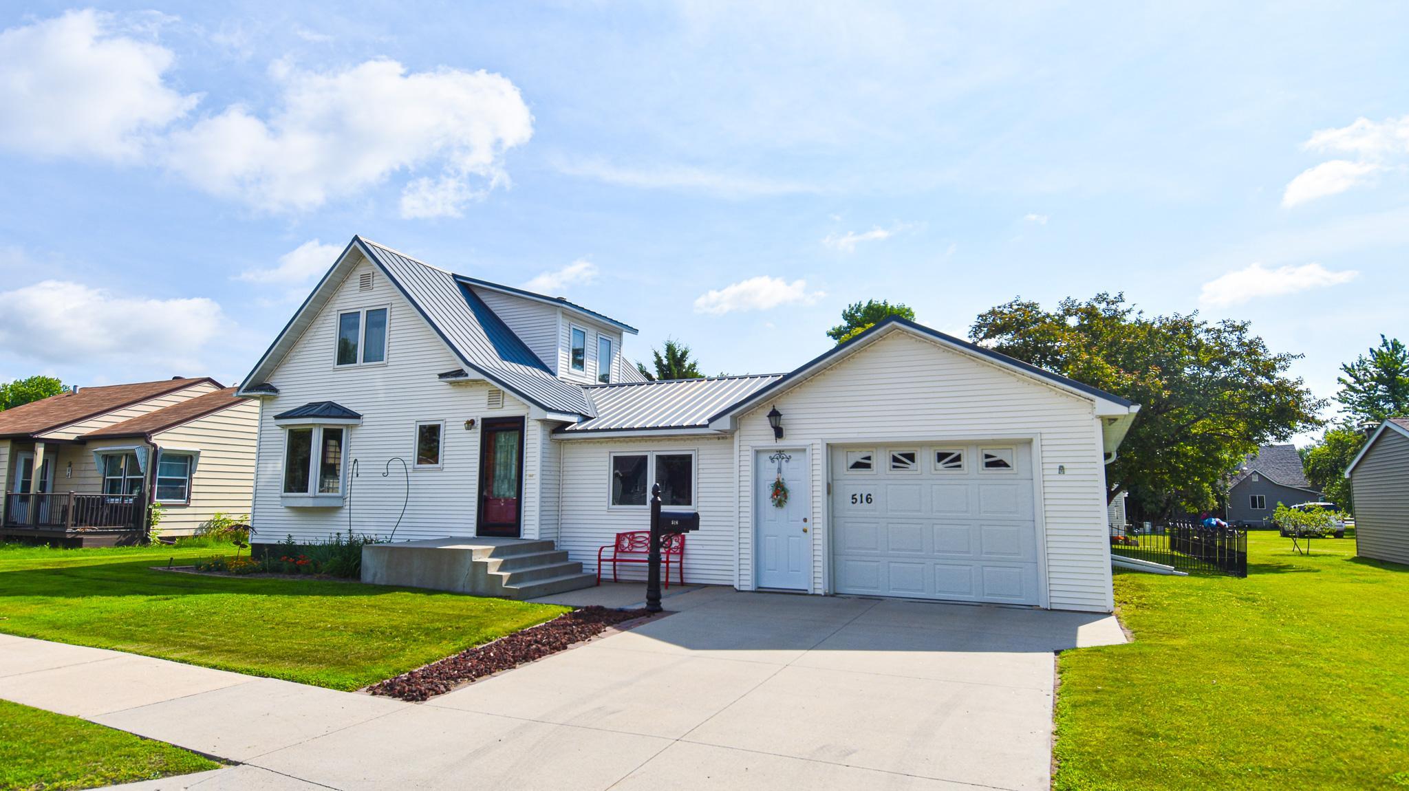 516 Saint Paul Ave S, Thief River Falls, MN 56701