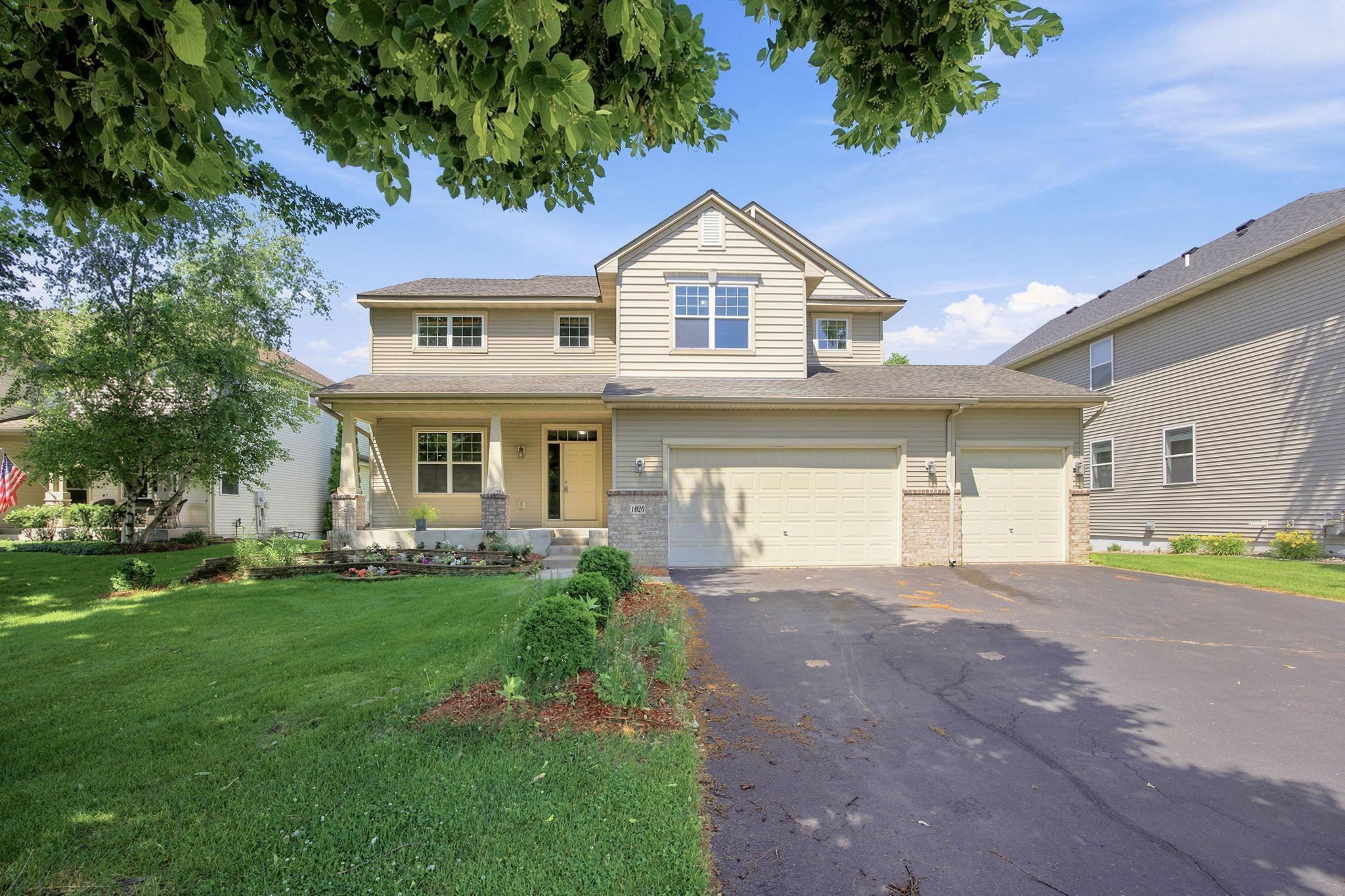 1020 Creekwood Dr N, Champlin, MN 55316