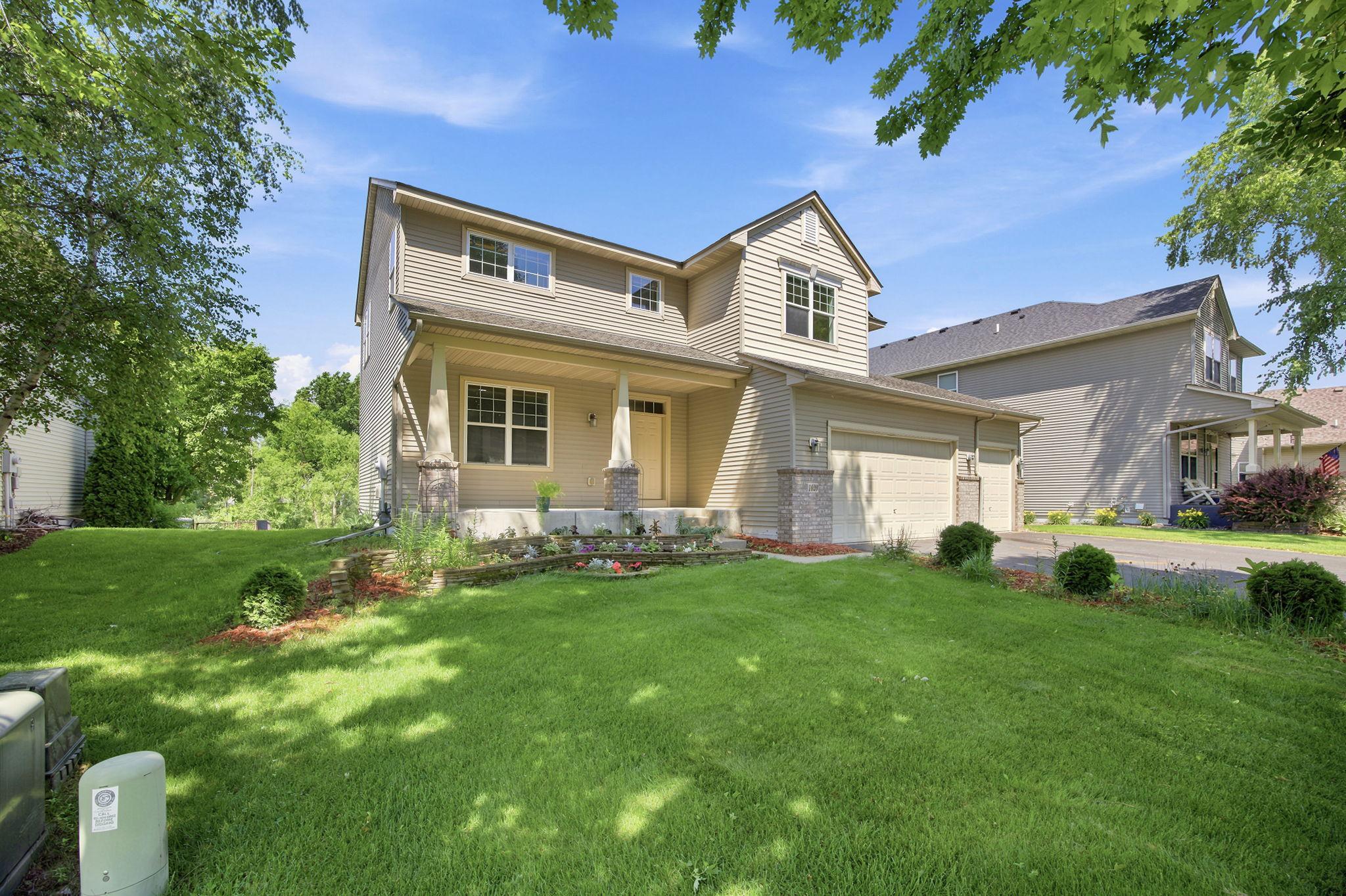 1020 Creekwood Dr N, Champlin, MN 55316