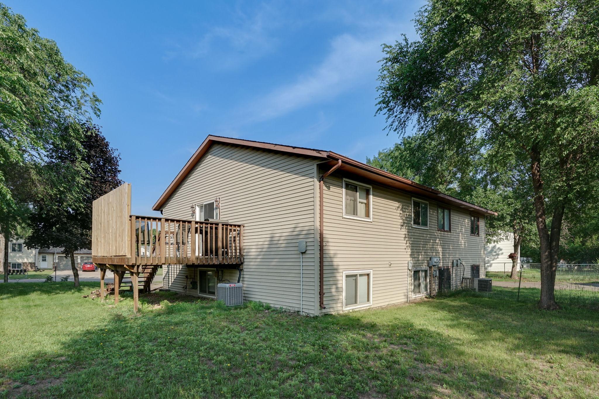218 Marvin Elwood Rd, Monticello, MN 55362
