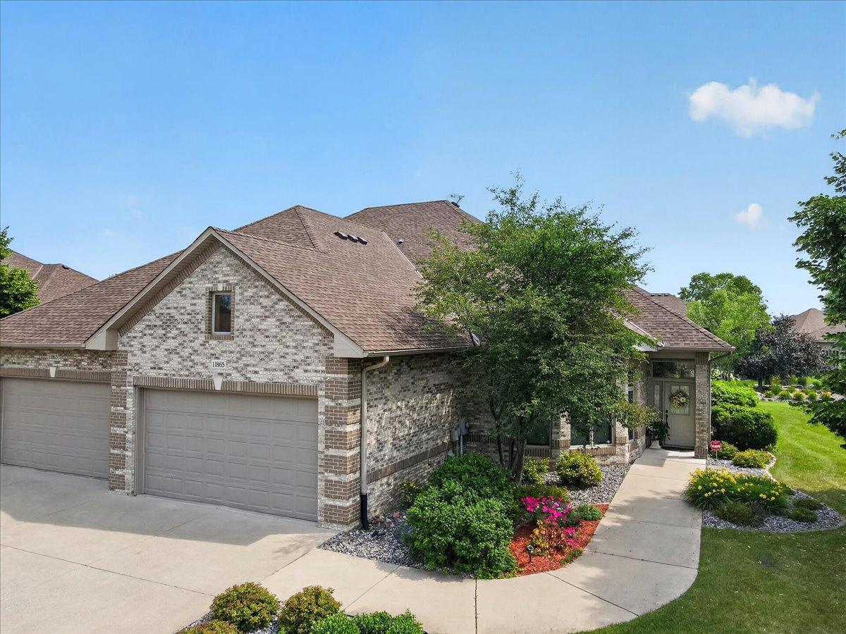 11865 Dunkirk Cir NE, Blaine, MN 55449
