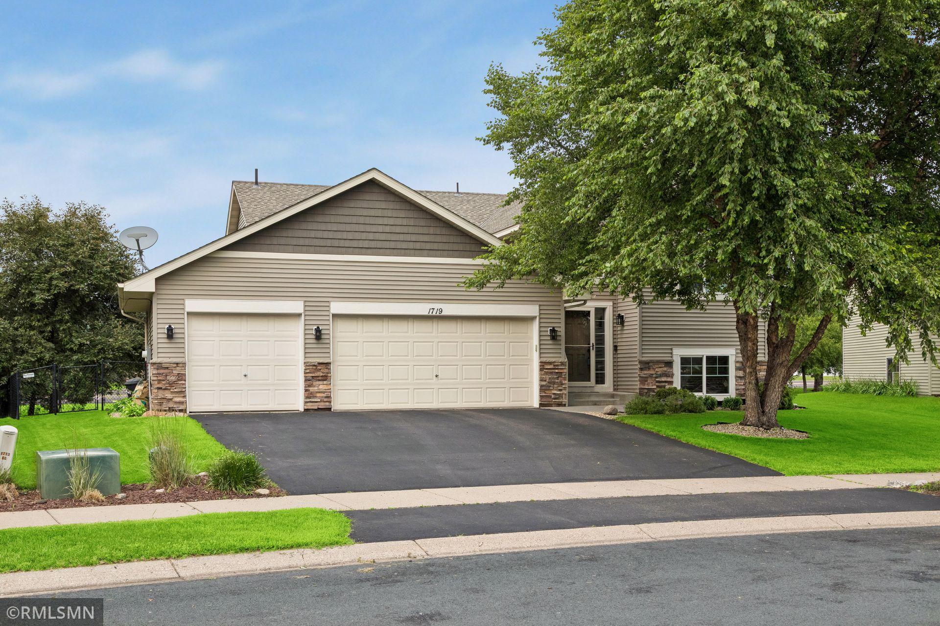 1719 Gotland Ln, Shakopee, MN 55379