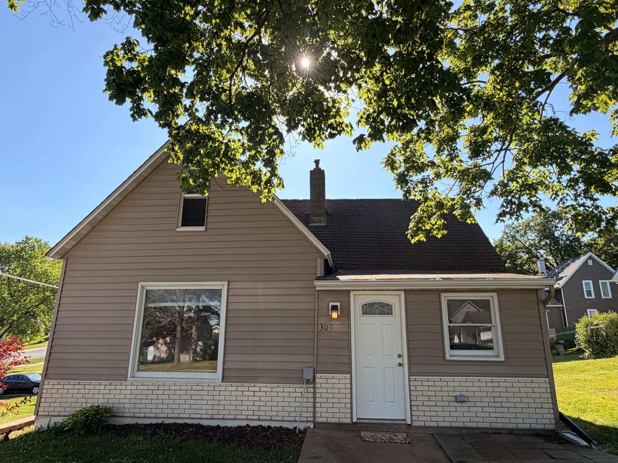 309 Pleasant St NE, Preston, MN 55965