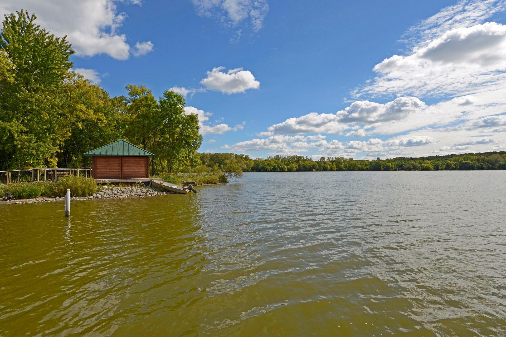 9733 Liberty Ct, Eden Prairie, MN 55347