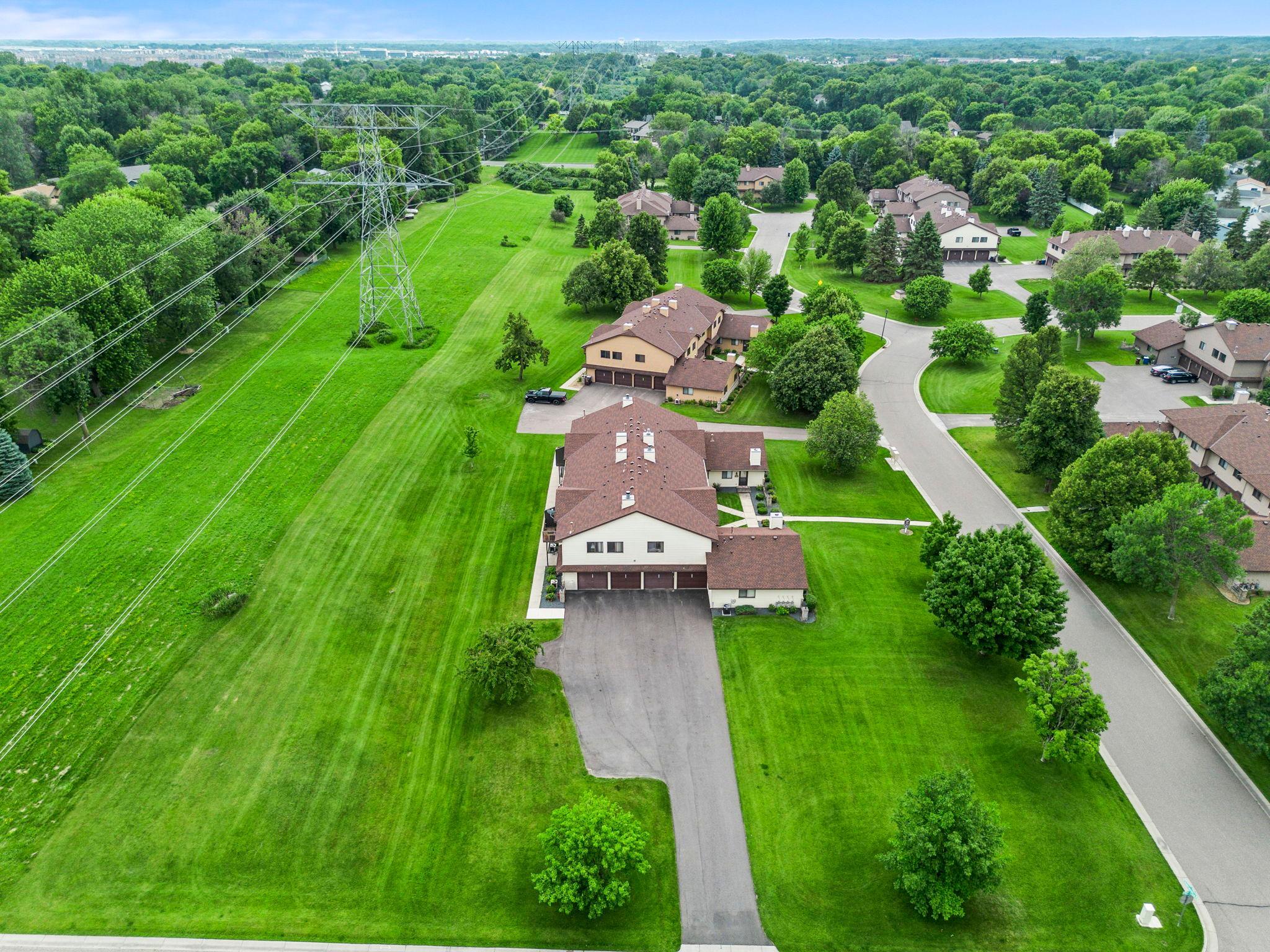 9062 Underwood Ln N, Maple Grove, MN 55369