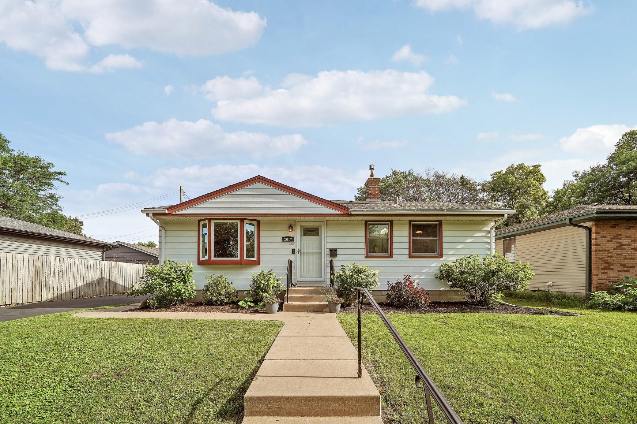 2017 Villard Ave, Saint Paul, MN 55116