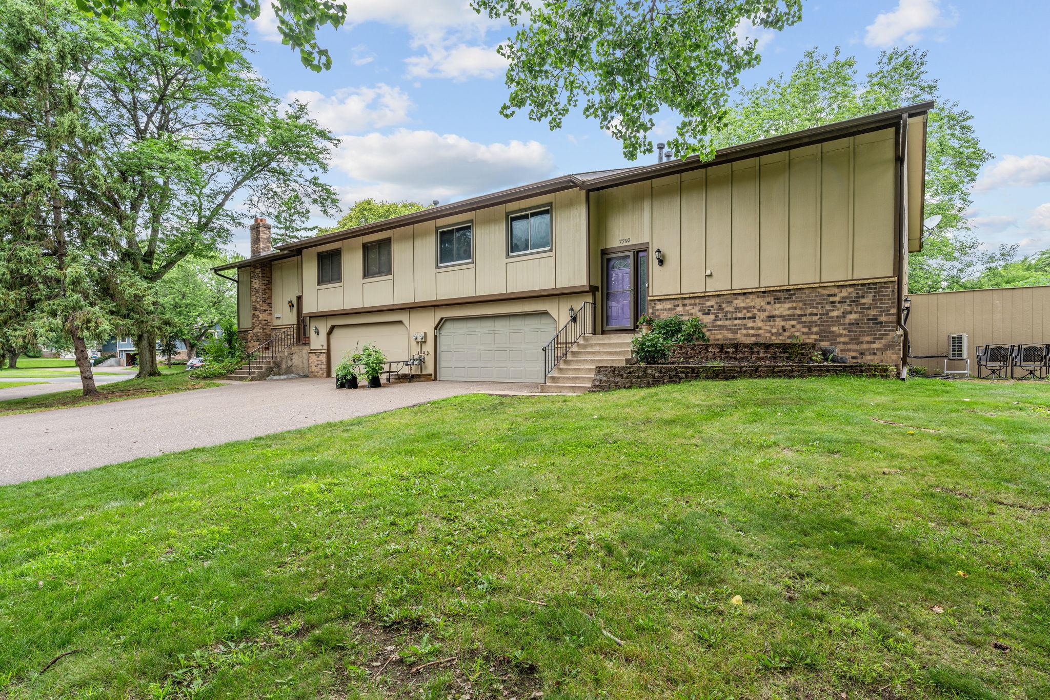 7792 Yucca Ln N, Maple Grove, MN 55311