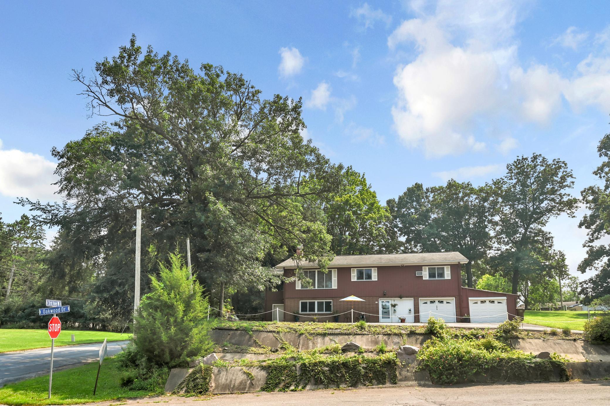 405 Oakwood Dr, Durand, WI 54736