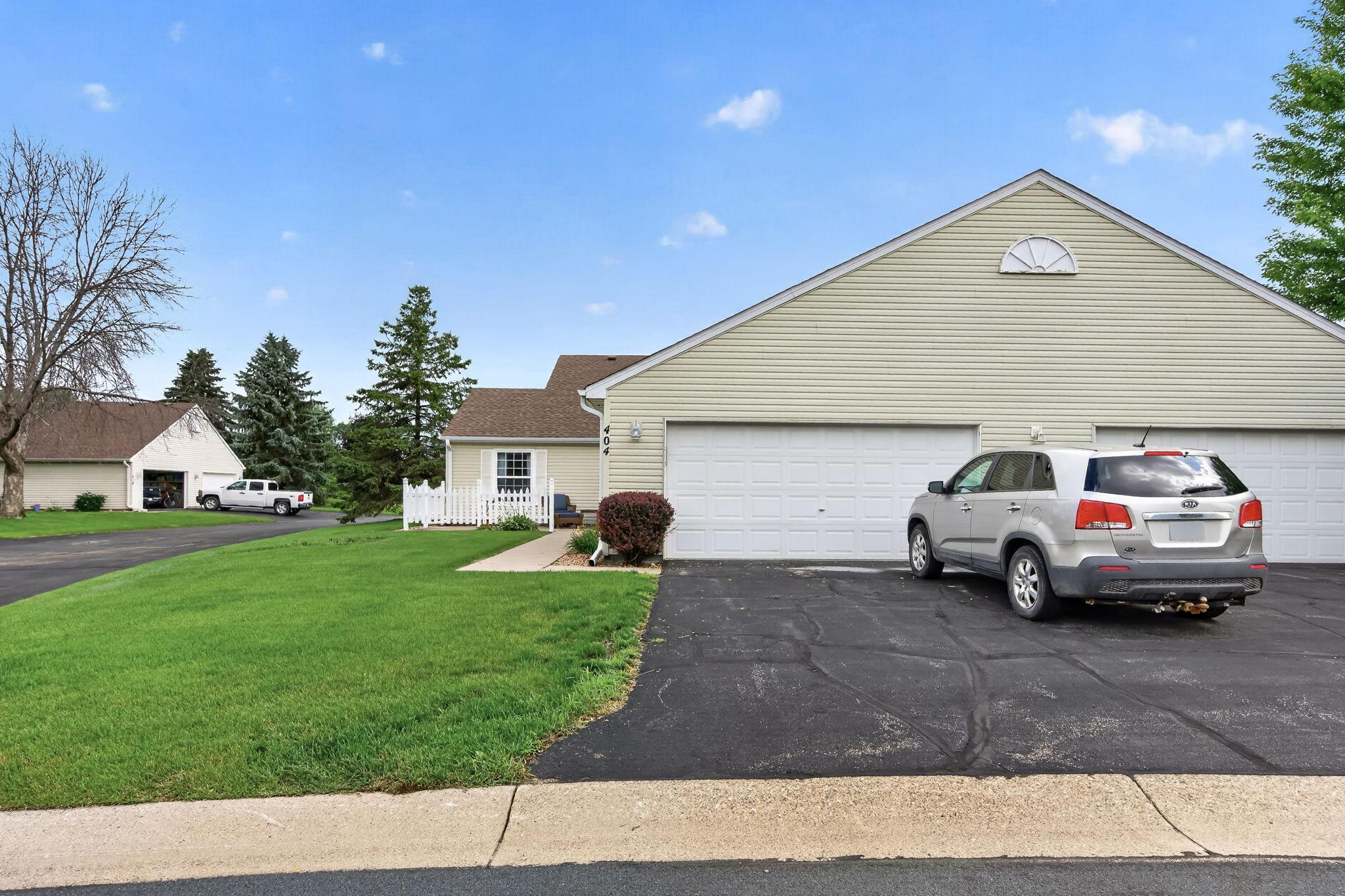 404 Sarazin St, Shakopee, MN 55379