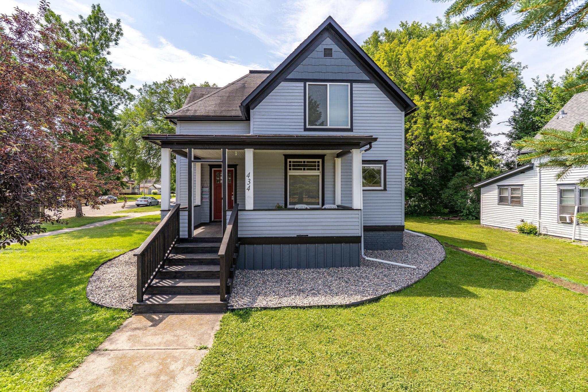 434 Bridge St, Crookston, MN 56716