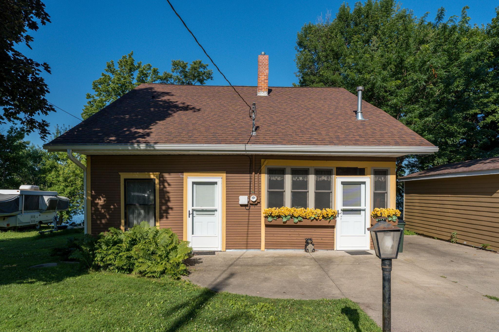 911 Reed St N, Waterville, MN 56096