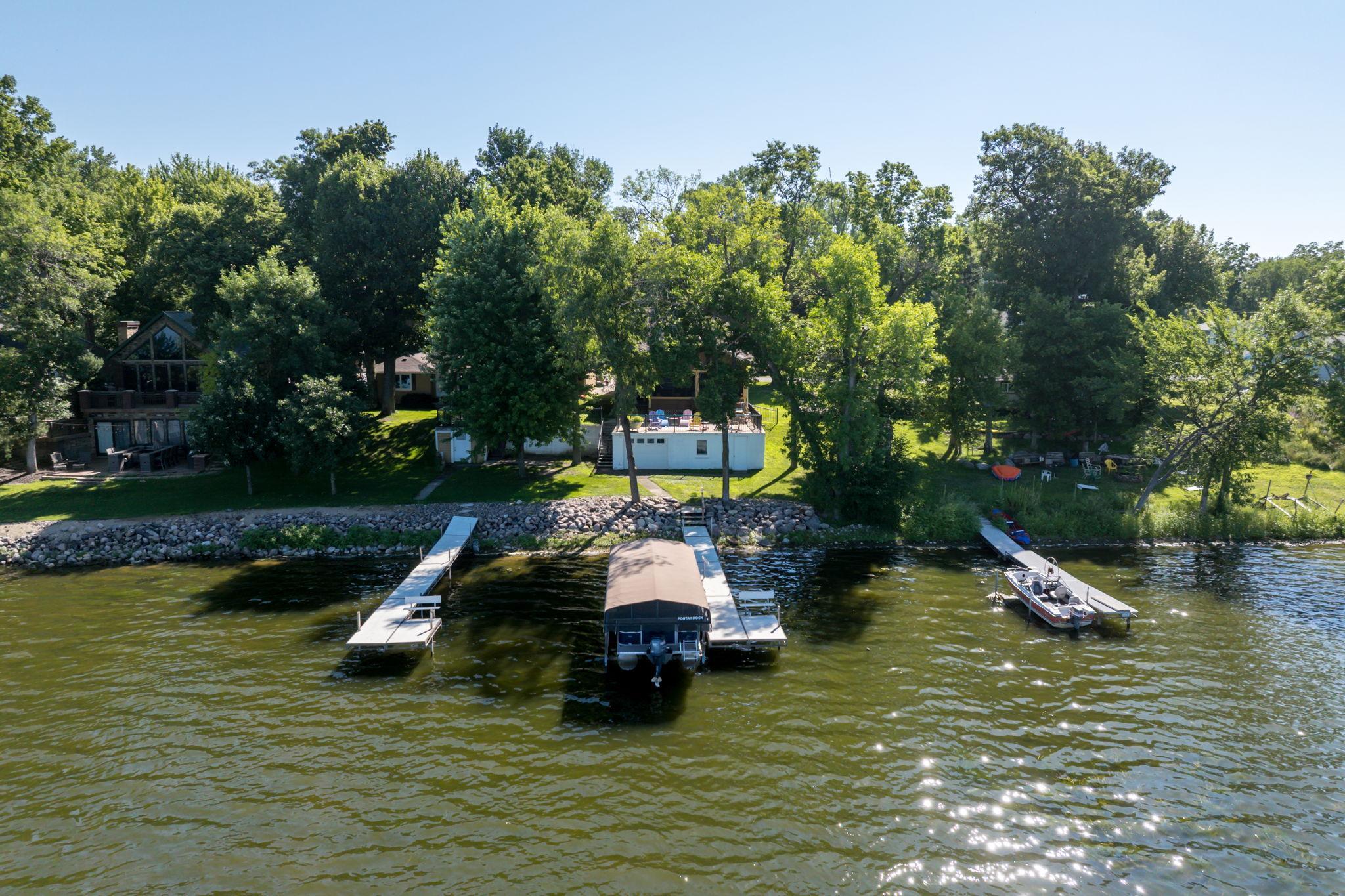 911 Reed St N, Waterville, MN 56096