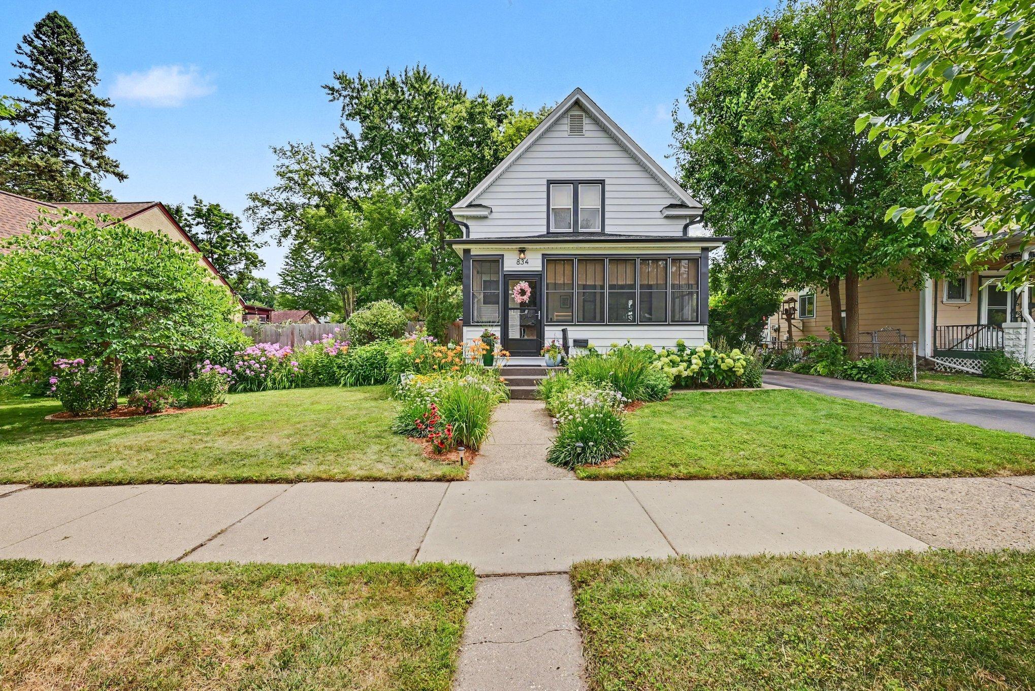 834 Stryker Ave, Saint Paul, MN 55107