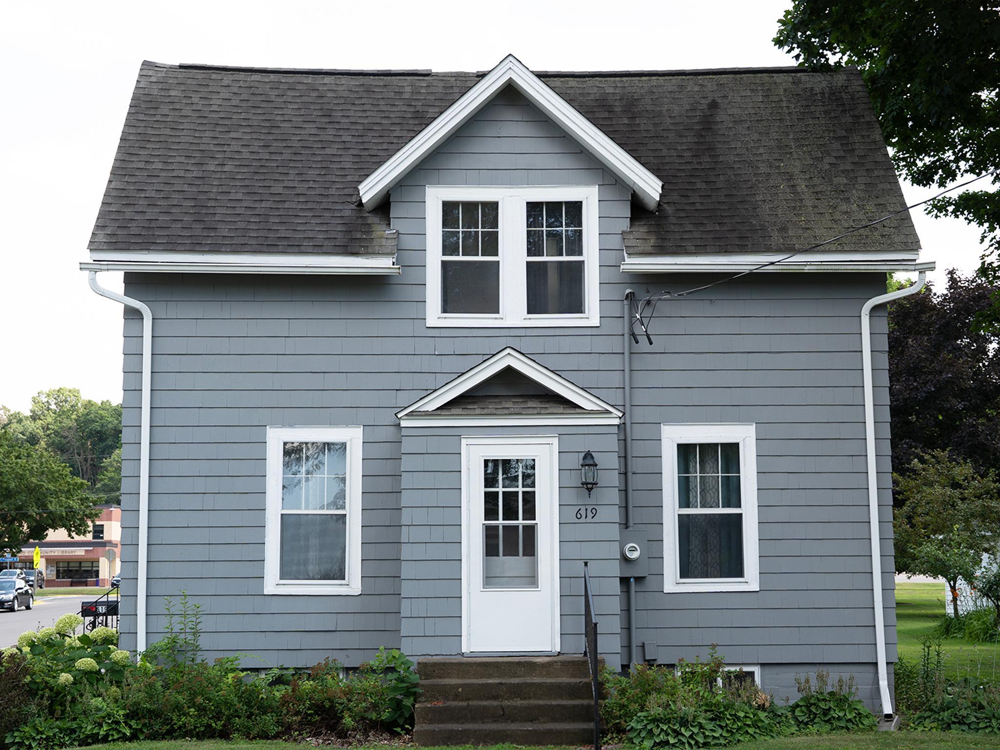 619 E Wells St, Durand, WI 54736