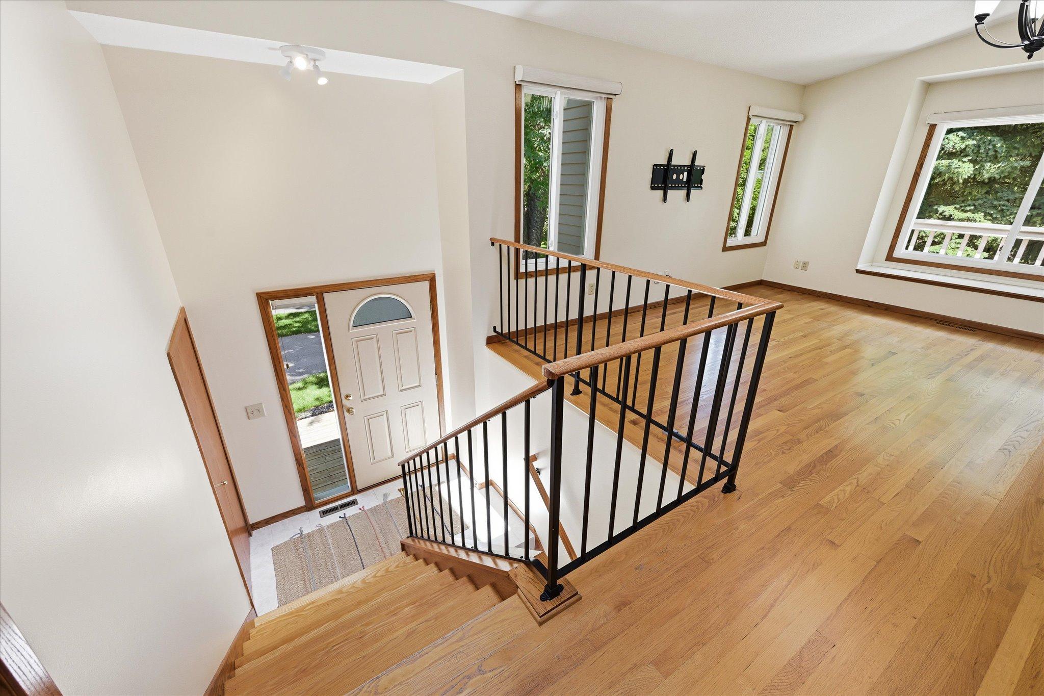 5553 Bimini Dr, Minnetonka, MN 55343
