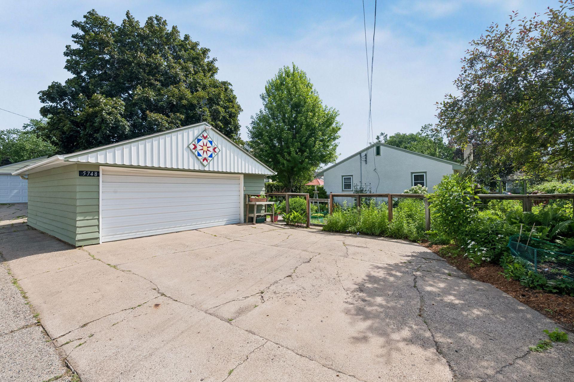 5748 James Ave S, Minneapolis, MN 55419