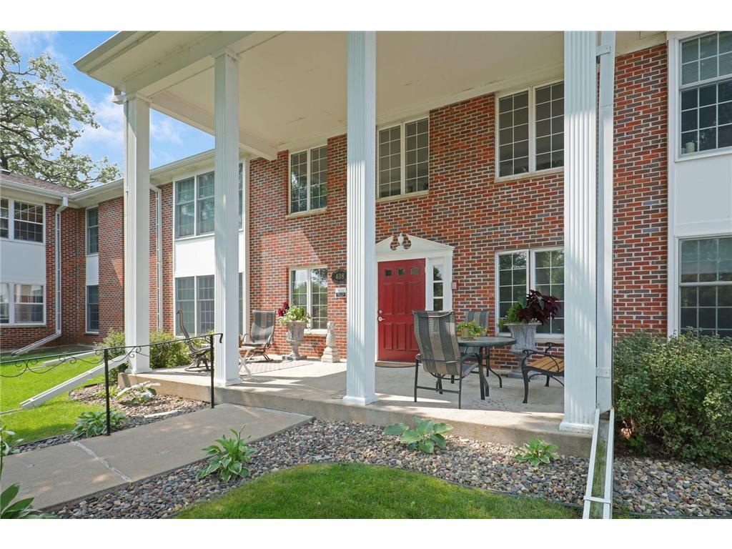 408 3rd St N #104, Stillwater, MN 55082