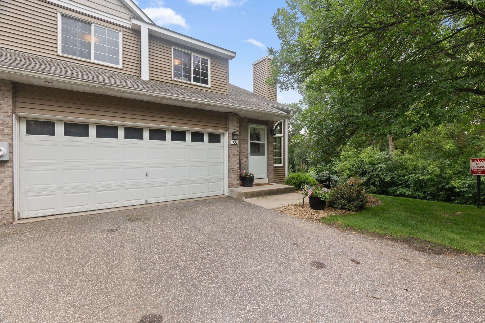 100 Primrose Ct, Vadnais Heights, MN 55127
