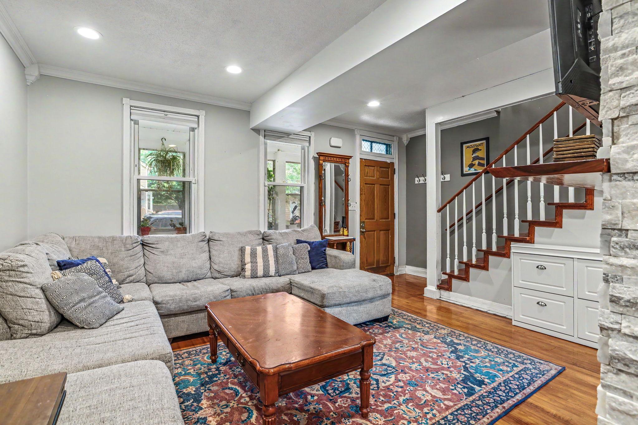 406 Superior St, Saint Paul, MN 55102
